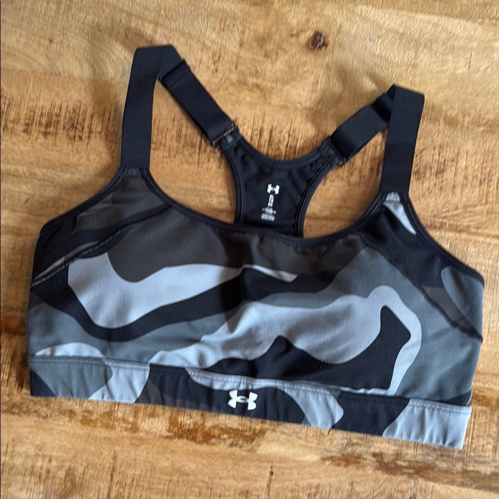 Under Armour Women's Black and Gray  Camo Sports Bra | Size XL
